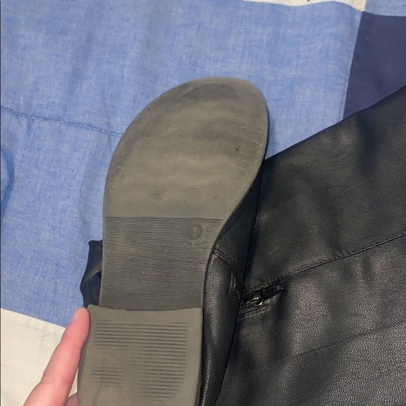 Boots - Picture 4 of 7